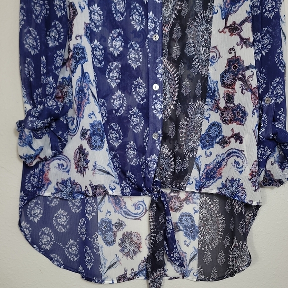 Chicos Sheer Button Up Top Size M Paisley Roll Tab Collar High Low Hem Blue - Picture 3 of 13